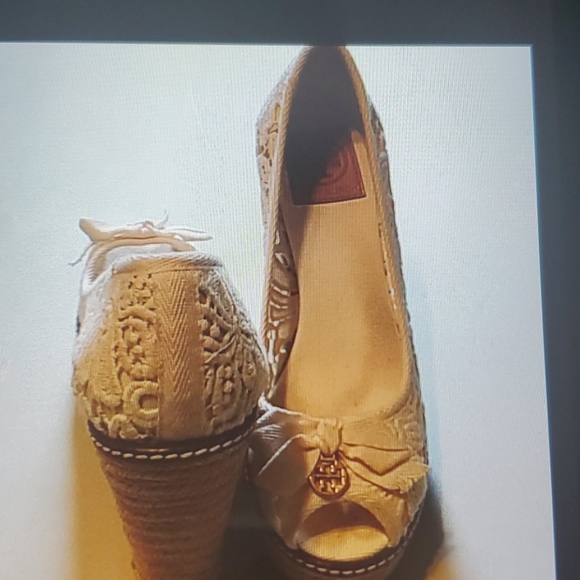 Authentic Tory Burch Sandals - Picture 8 of 16